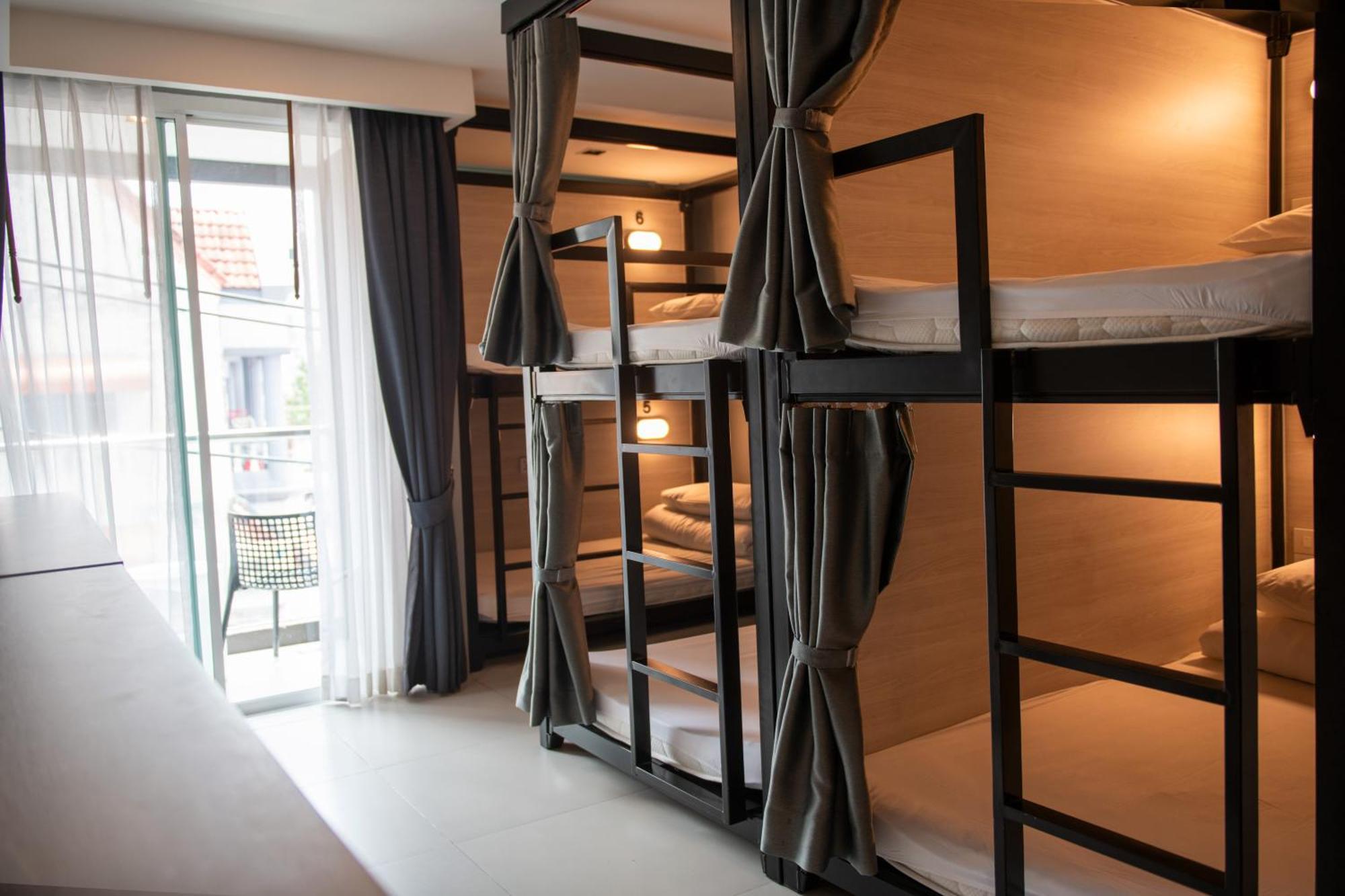 Mad Monkey Phuket Hostel Patong ภายนอก รูปภาพ