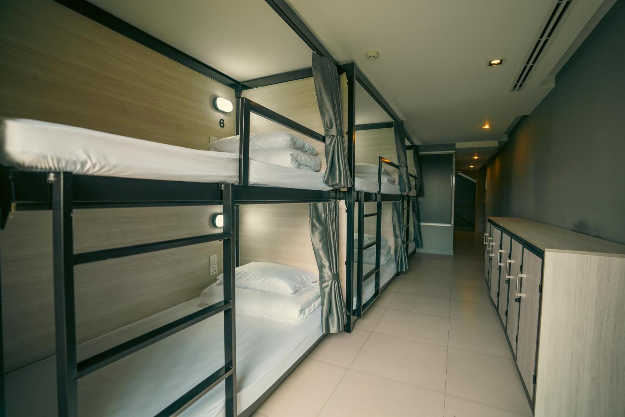 Mad Monkey Phuket Hostel Patong ภายนอก รูปภาพ