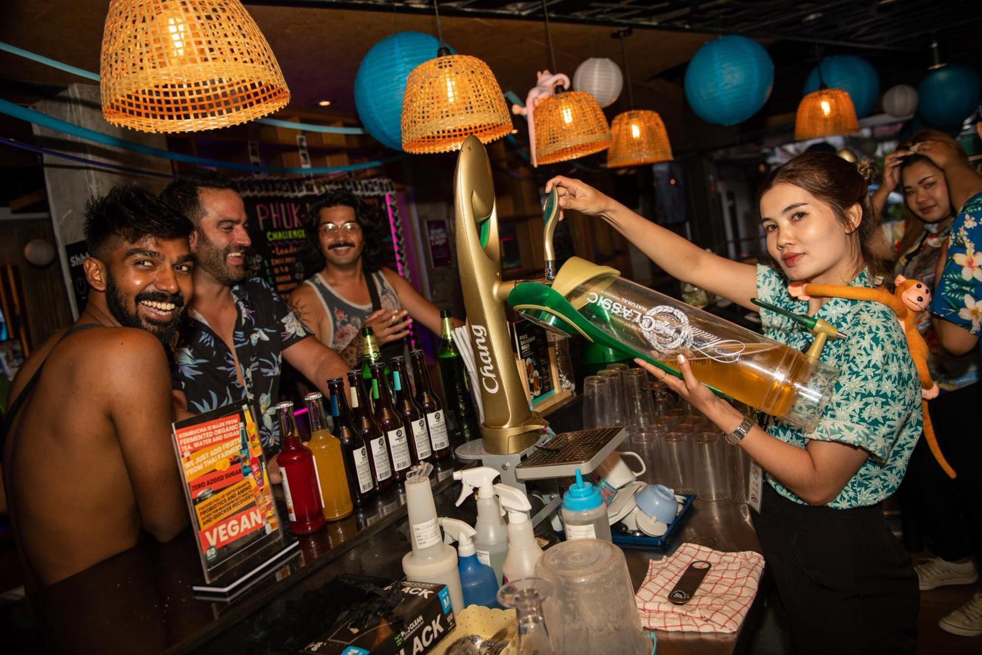 Mad Monkey Phuket Hostel Patong ภายนอก รูปภาพ