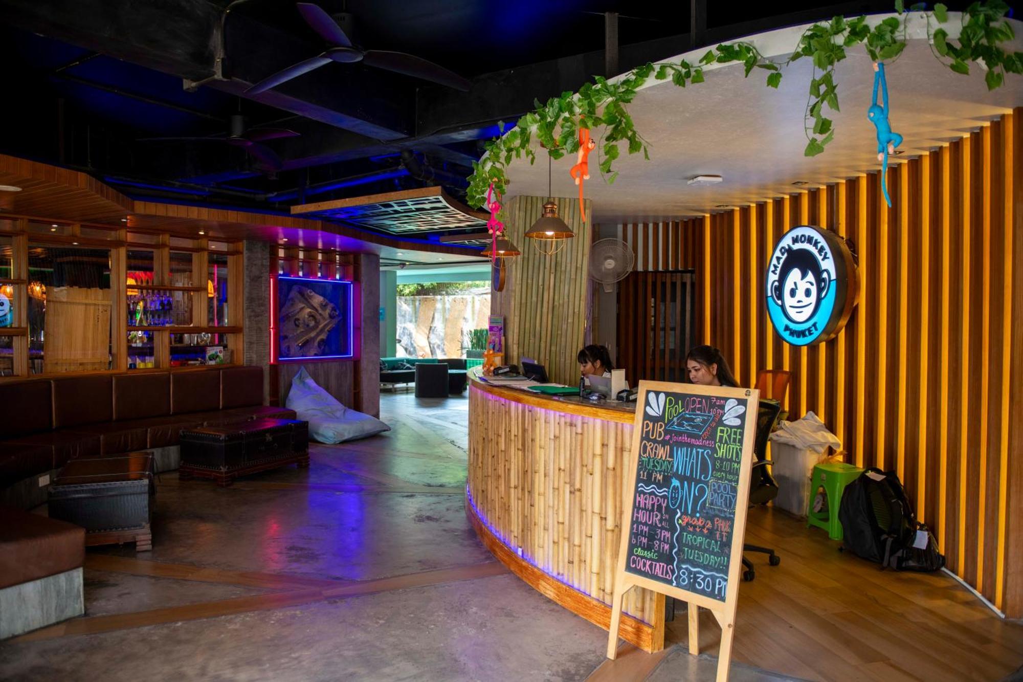 Mad Monkey Phuket Hostel Patong ภายนอก รูปภาพ